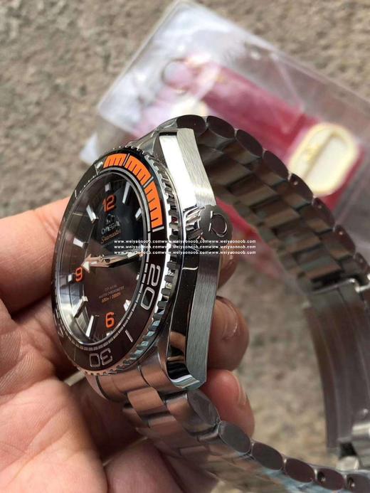 VS欧米茄海马600 四分之一橙终极版本：突破弹性天然橡胶圈口难题。市面版本的圈口用固体硬胶，而且表面不平整凹凸不平，就夸大宣传为天然橡胶圈口。VS四分之一橙终极版本，不夸大，不忽悠，真正的弹性天然橡 商品图13