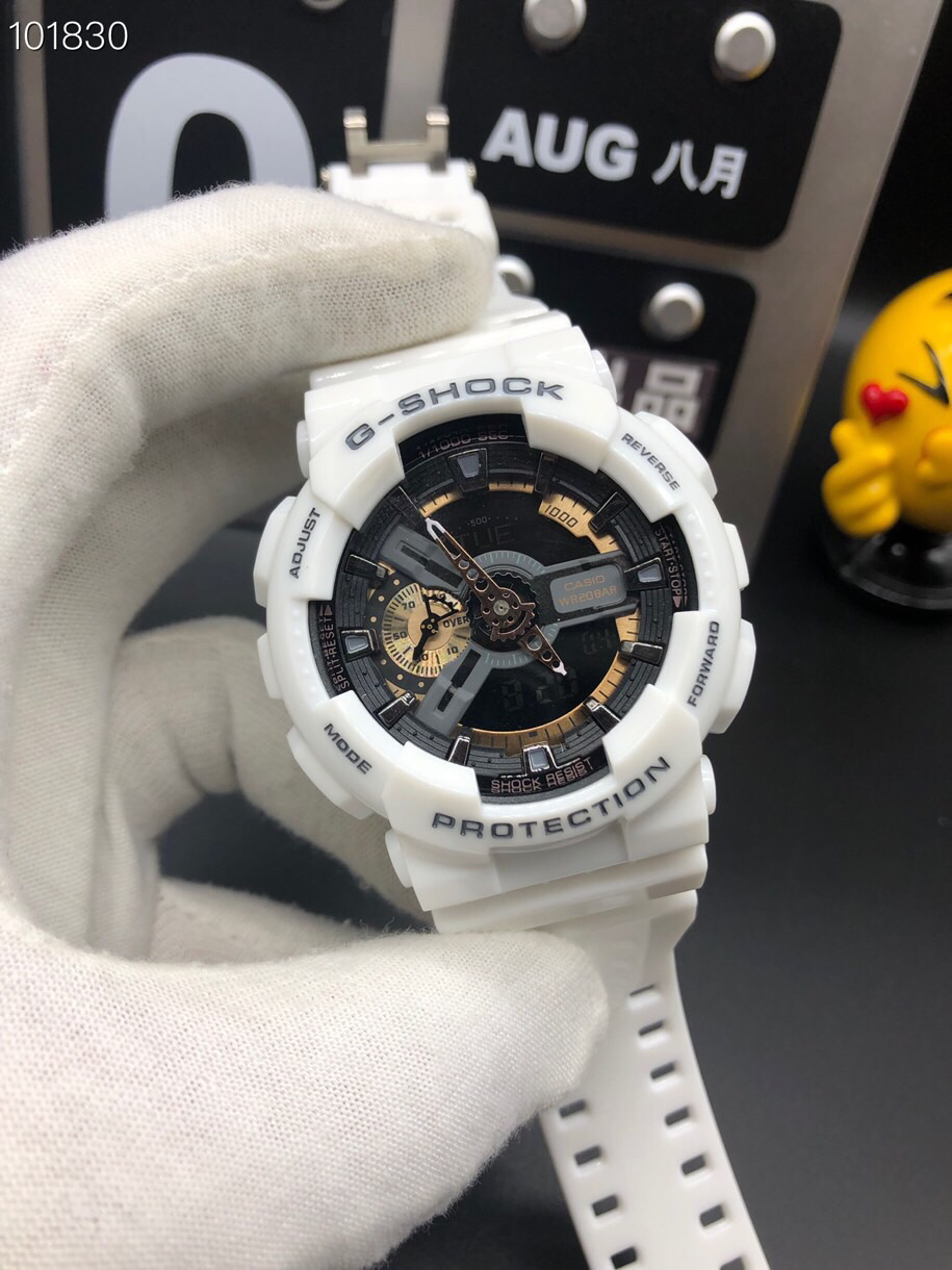 卡西欧🔥热卖款GA-110 
卡西欧G-SHOCK--经典防震表盘设计配合冲击视觉的强烈色彩！