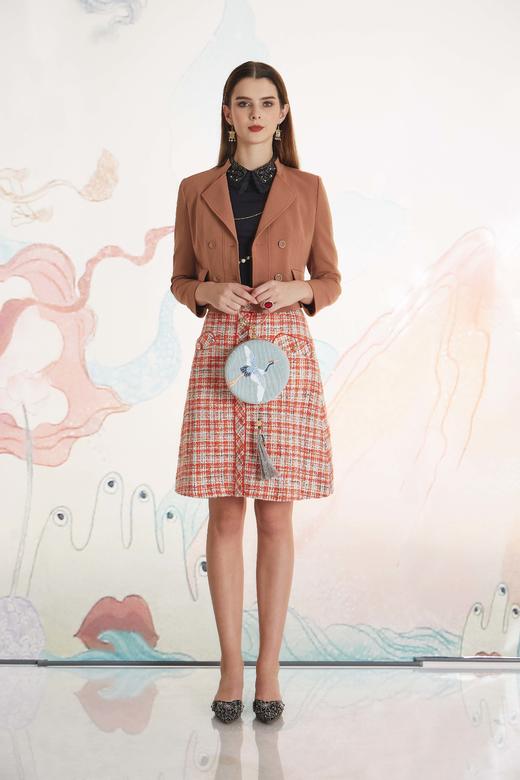 【伯妮斯茵】气质修身丝线钉珠领子T恤--皎若朝霞--《洛神赋》1T6013 商品图4