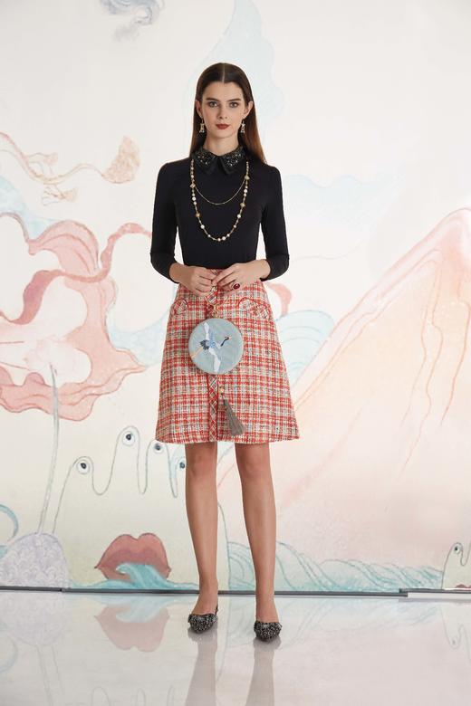 【伯妮斯茵】气质修身丝线钉珠领子T恤--皎若朝霞--《洛神赋》1T6013 商品图3