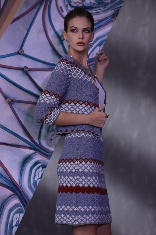 【伯妮斯茵】3EA6242--毛衫--彩色穹顶的香味--《因汉而生--哥特》 商品图4