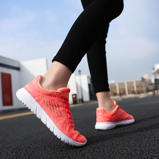 【限时特惠】KELME/卡尔美女款运动透气减震跑步鞋四季款 商品图1