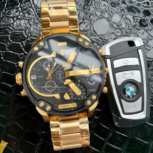 迪赛 DIESEI 精品男士腕表 卓越腕时计  
表带：316L精钢表带 舒适佩戴  
材质: 矿物质钢化玻璃  904L精钢壳 商品图4