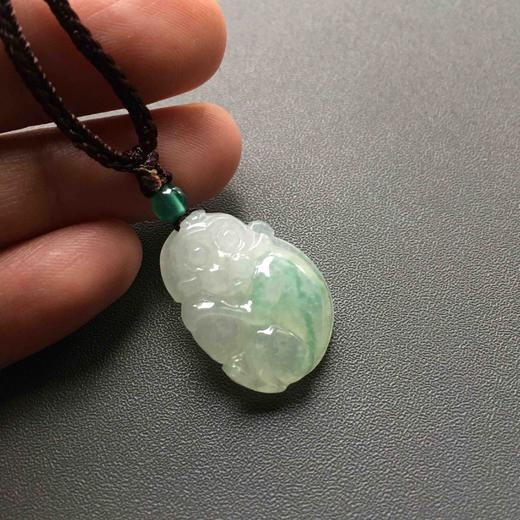 冰种飘绿翡翠猴子 商品图8