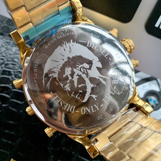 迪赛 DIESEI 精品男士腕表 卓越腕时计  
表带：316L精钢表带 舒适佩戴  
材质: 矿物质钢化玻璃  904L精钢壳 商品图8