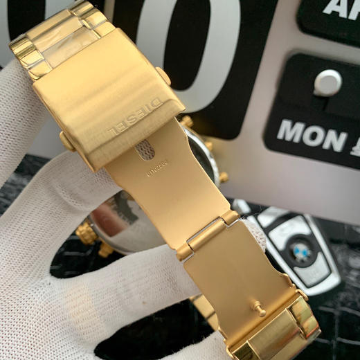 迪赛 DIESEI 精品男士腕表 卓越腕时计  
表带：316L精钢表带 舒适佩戴  
材质: 矿物质钢化玻璃  904L精钢壳 商品图7