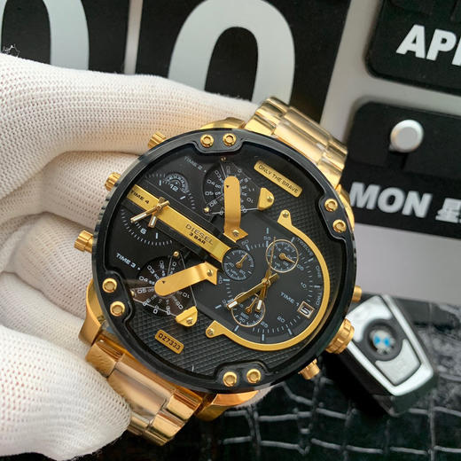 迪赛 DIESEI 精品男士腕表 卓越腕时计  
表带：316L精钢表带 舒适佩戴  
材质: 矿物质钢化玻璃  904L精钢壳 商品图2