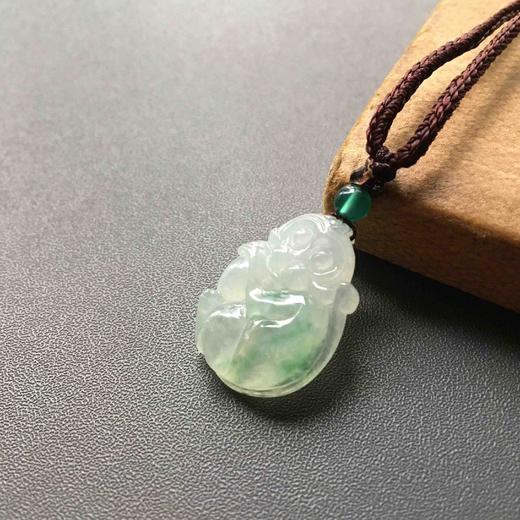 冰种飘绿翡翠猴子 商品图4