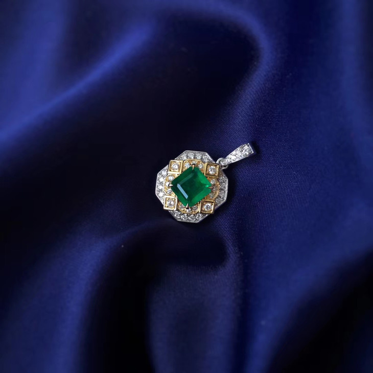 天然祖母绿吊坠