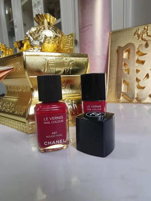 新年开运色 香奈儿LE VERNIS 指甲油 487rouge fatal诱人胭脂 超值显白显白显白！定价320 内部无盒福利品 外瓶剐蹭特价2折！ 商品图6