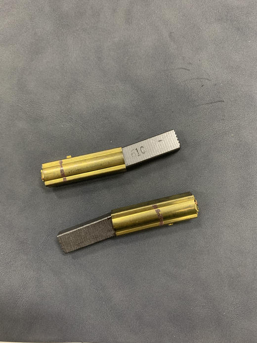 多元真空吸尘器碳刷（H100吸尘器专用）Carbon brush for LPKF Vacuum Cleaner Multivac pack of 4 pieces，商品编码122449 商品图0