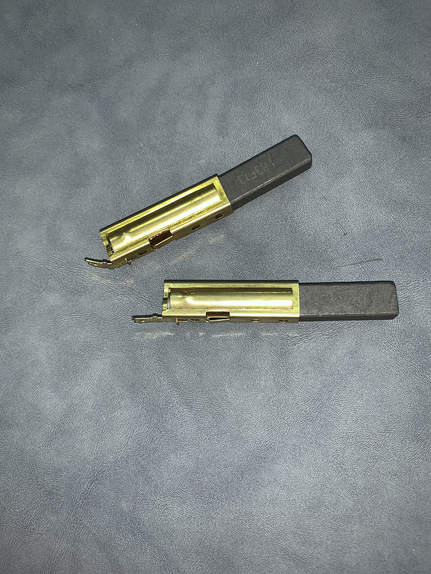 TBH吸尘器碳刷Carbon brush for for automatic extraction unit TBH（2个装），商品编码115653