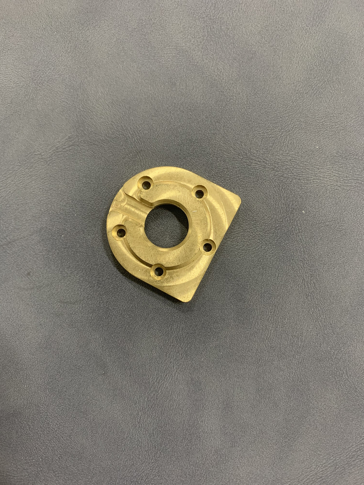 S64限位垫脚 foot of working depth limiter S64 (32x31x5) —— 国产件，商品编码CN-10087376