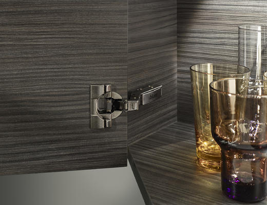 【玛瑙黑】95°厚门集成阻尼铰链【适用于门板厚21-32mm，侧板厚18mm】（单位：只）注：本产品默认含【标志盖，铰杯盖】 商品图1