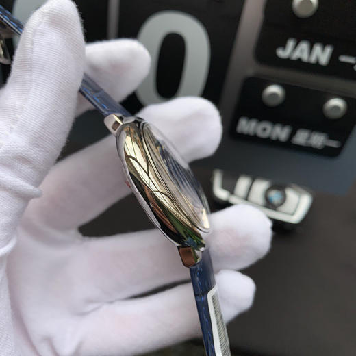 限时特价 卡地亚蓝气球系列 男款大号42mm 搭载定制全自动机械机芯 商品图6