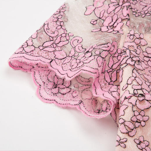 QF81D斯尔丽夏季新品丝质粉色绣花蕾丝常规款宽松短袖连衣裙 商品图4