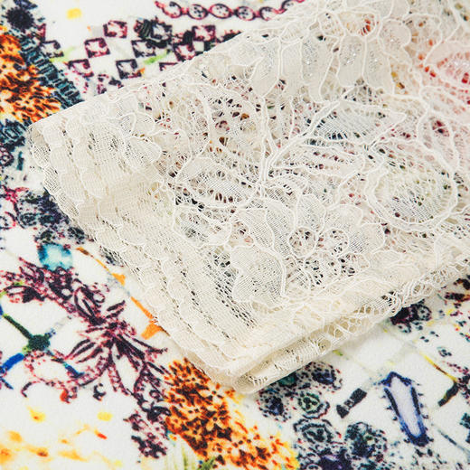 QG8A1夏季新品丝质数码印花钉珠中款宽松蕾丝长袖连衣裙 商品图4