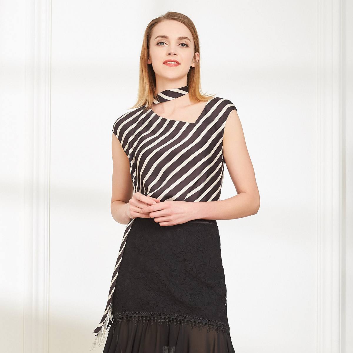 QF26A斯尔丽夏季新品  丝质 条纹飘带文艺宽松上衣