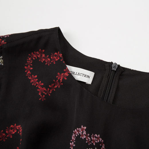 PF82A斯尔丽夏季新品丝质爱心印花常规款宽松公主短袖连衣裙 商品图3