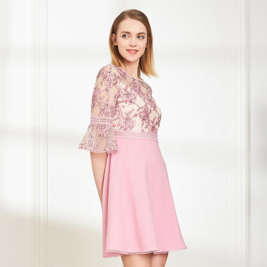 PG82C斯尔丽夏季新款花色气质蕾丝修身时尚中袖短连衣裙 商品图2