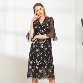 PG8A5斯尔丽夏季新品  桑蚕丝印花V领 喇叭袖中长款优雅连衣裙