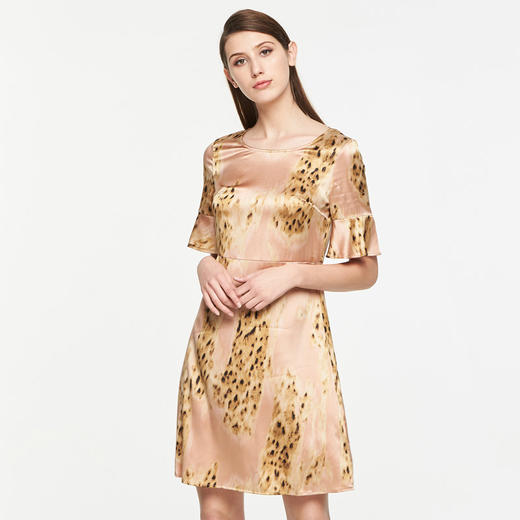 QF83F瑟俪时尚喇叭袖中裙气质圆领连衣裙 商品图2