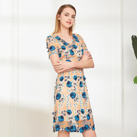 PF84A斯尔丽夏季新品 蕾丝全身贴花 短袖修身V领 中款连衣裙