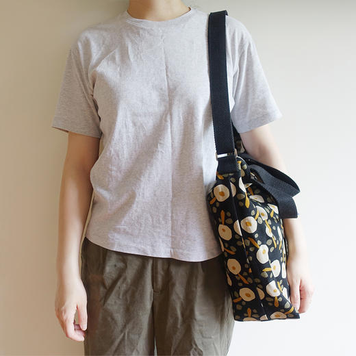 HUJI祤集VertiSling手提斜挎包插画小花朵 商品图1