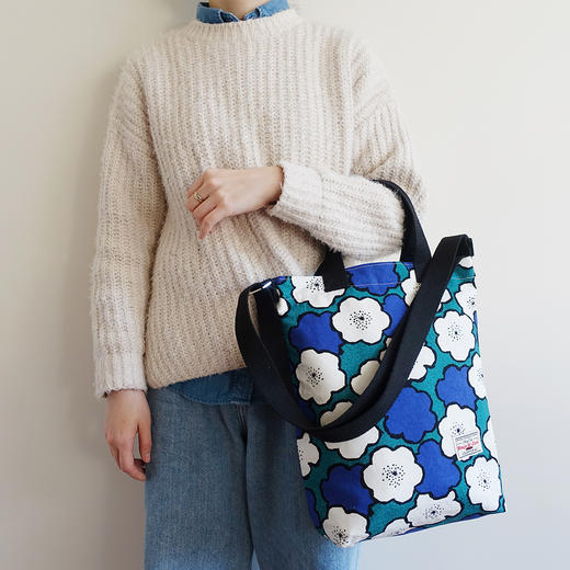HUGOJIRO竖版手提斜挎包插画大花朵 商品图3