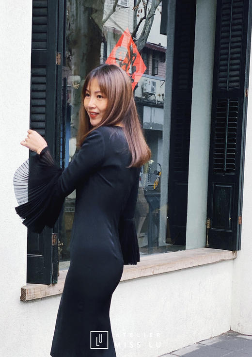 AtelierMissLu / Natalia-黑色不规则领口修身裙 商品图4