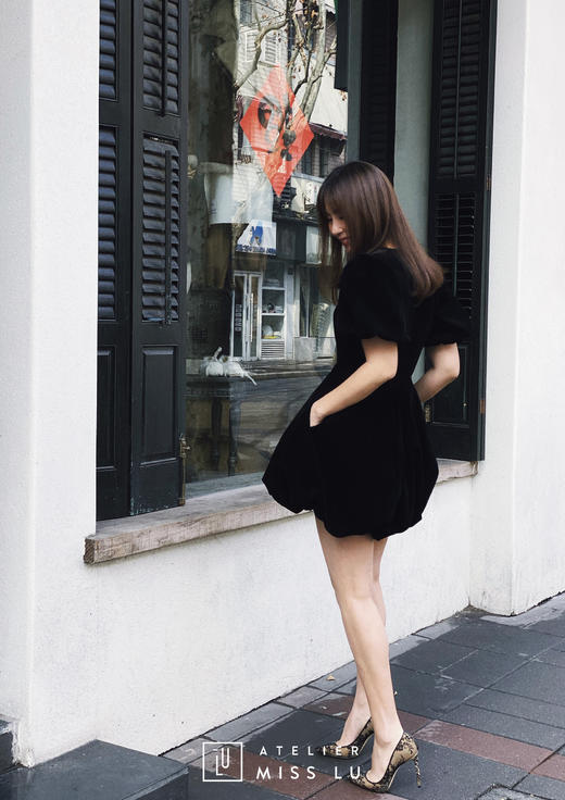 AtelierMissLu / Olga-经典黑丝绒泡泡袖公主裙 商品图4