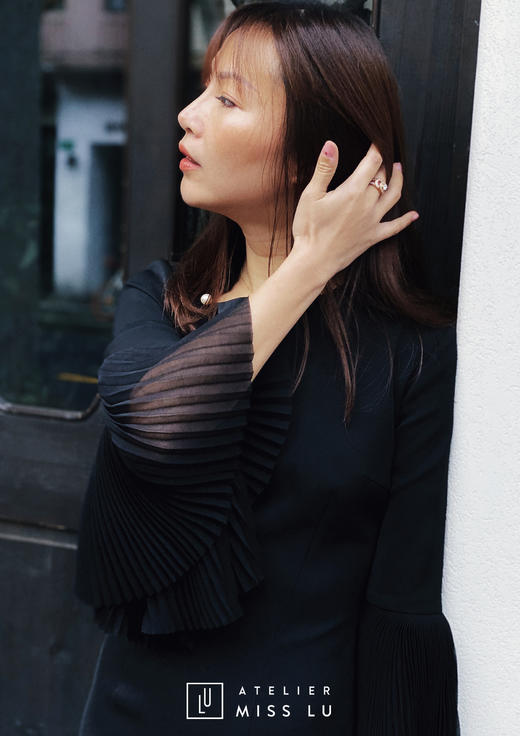 AtelierMissLu / Natalia-黑色不规则领口修身裙 商品图3