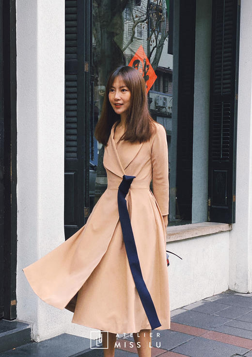 AtelierMissLu / Victoria-优雅杏色系带翻领外套 商品图1