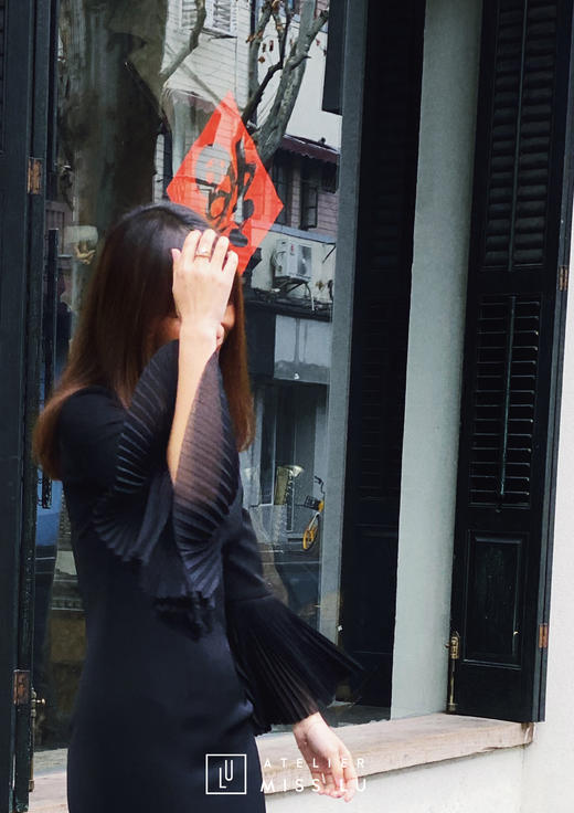 AtelierMissLu / Natalia-黑色不规则领口修身裙 商品图8