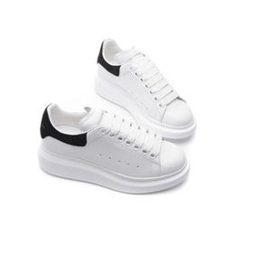 【三】ALEXANDER MCQUEEN 麦昆 女士小牛皮系带黑色尾大廓形休闲运动鞋 白色 553770 WHGP7 9061