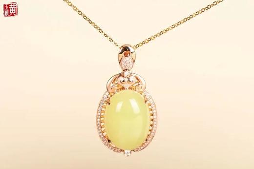 和田黄玉18K金加南非真钻镶嵌吊坠 带证书 商品图3