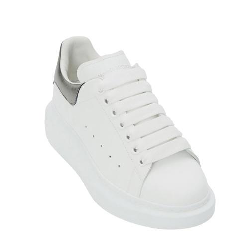 【二】Alexander McQueen 亚历山大麦昆 女士小牛皮系带金属银色尾大廓形休闲运动鞋 白色 553770 WHFBU 9042 商品图1