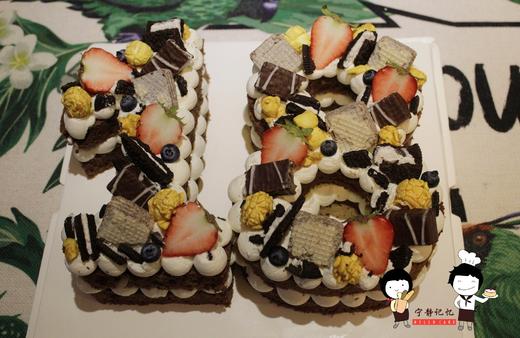 数字奶油巧克力蛋糕  数字可更换 请提前一天预定 当天无法制作 季节不同水果不同 商品图1