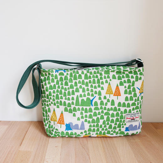 HUGOJIRO中号斜挎包插画松树小猫 商品图3