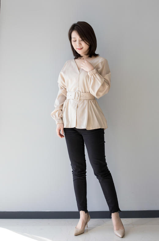 V领天丝收腰衬衣 商品图1