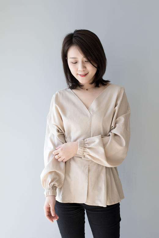 V领天丝收腰衬衣 商品图2