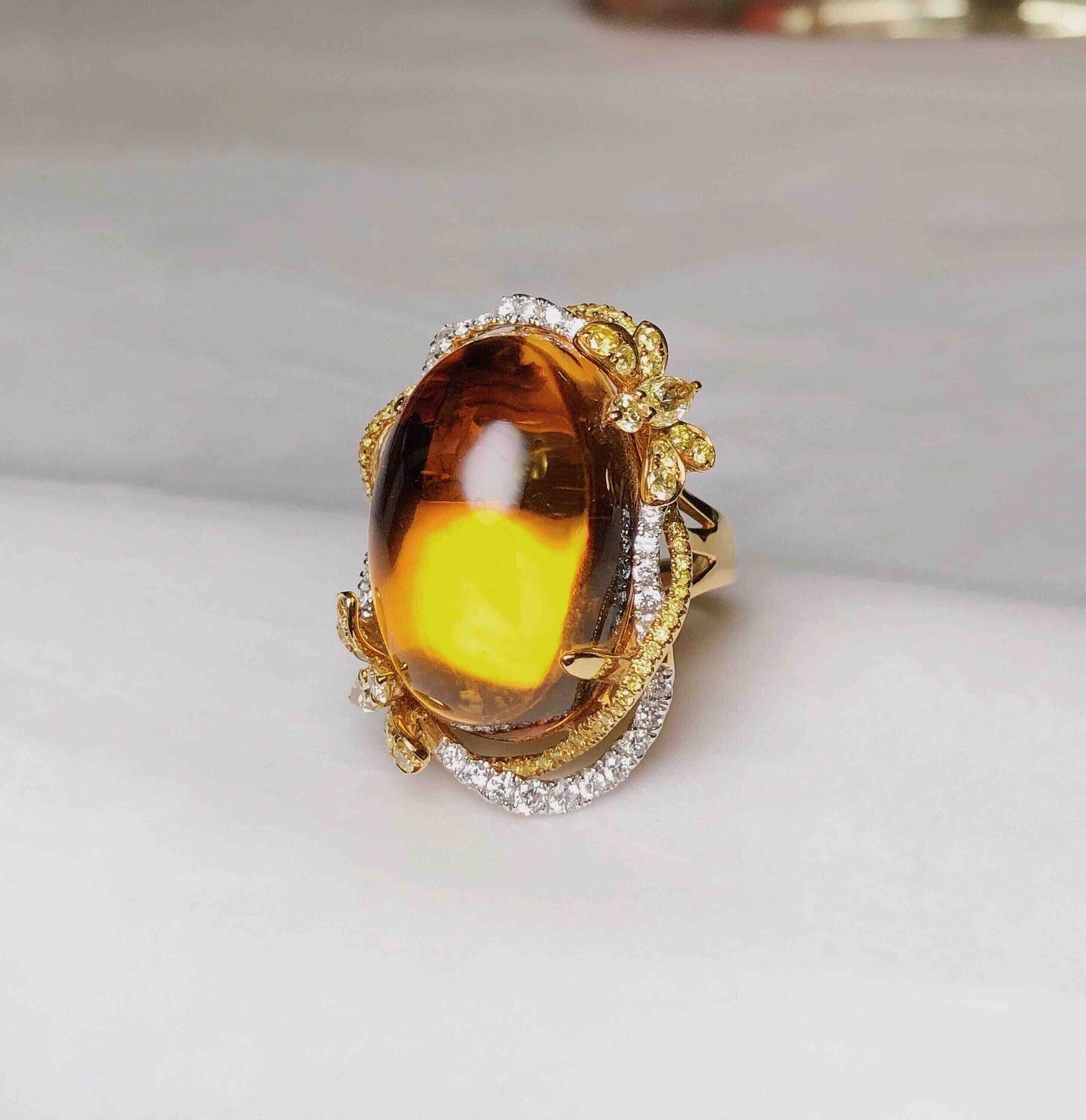 only系列18k镶天然黄水晶和钻石戒指