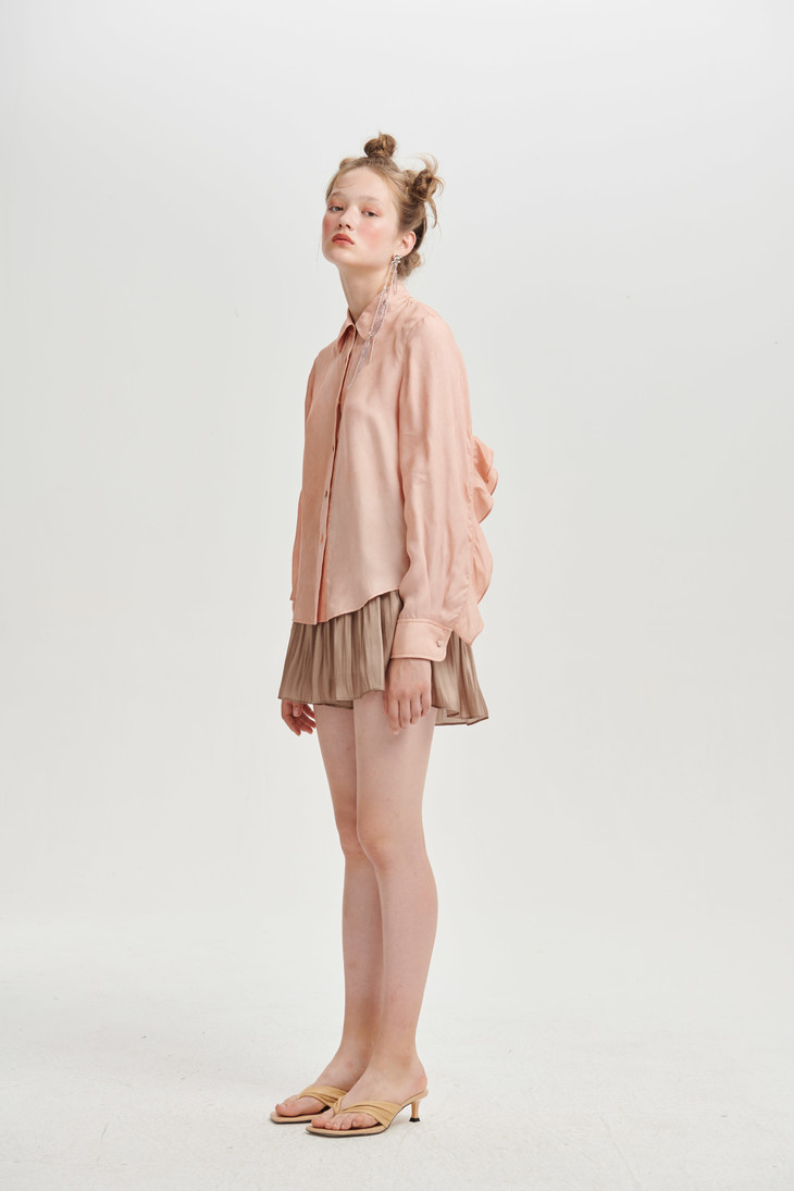 鲑鱼粉花瓣袖衬衫