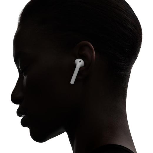 Apple AirPods (第二代) 无线蓝牙耳机  配备无线充电盒 商品图5