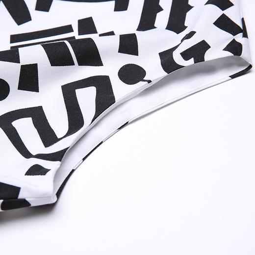 VIMAGE纬漫纪夏新款印花收腰性感深V漏背A字裙涂鸦印花短款连衣裙女V307067 商品图4