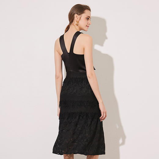 VIMAGE纬漫纪夏季新款女装吊带蕾丝流苏拼接中长款礼服连衣裙V577099 商品图4