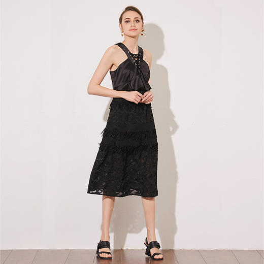 VIMAGE纬漫纪夏季新款女装吊带蕾丝流苏拼接中长款礼服连衣裙V577099 商品图1