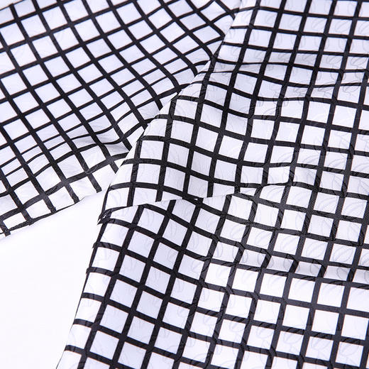 VIMAGE纬漫纪春夏女装OL通勤宽松圆领A字裙优雅气质中袖格子连衣裙 短裙V307130 商品图3