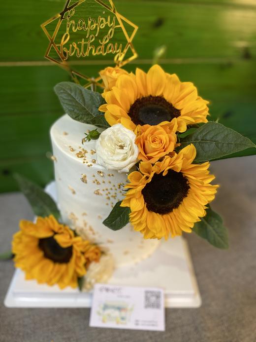 下单前请仔细阅读商品详情 鲜花蛋糕 向日葵 加高  如需增加或者修改文字 请下单备注 商品图1