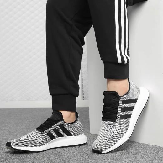 【微瑕清仓 不退不换 介意慎拍】Adidas/阿迪达斯正品三叶草男女OriginalsSwift Run跑步鞋 B37734 商品图2